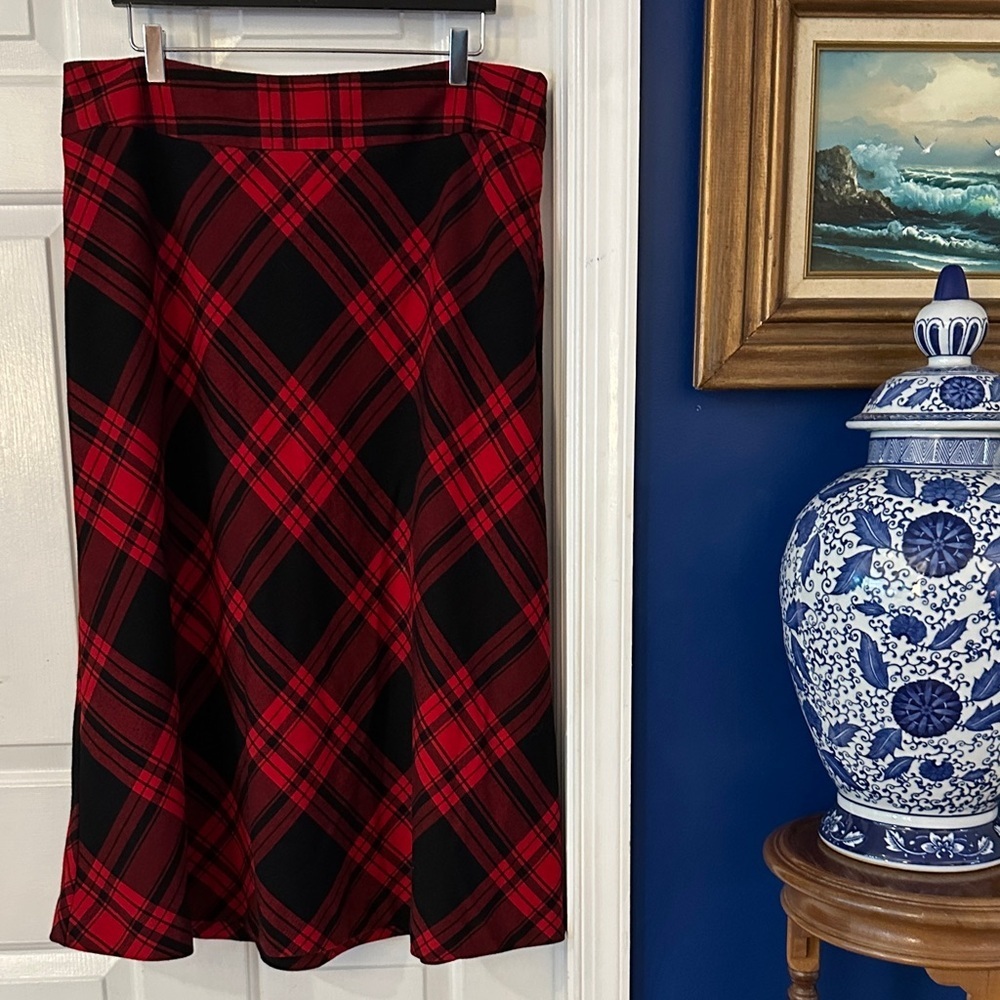 Women’s Vintage Laura Scott Plaid Red and Black Polyester Blend Skirt Size 16